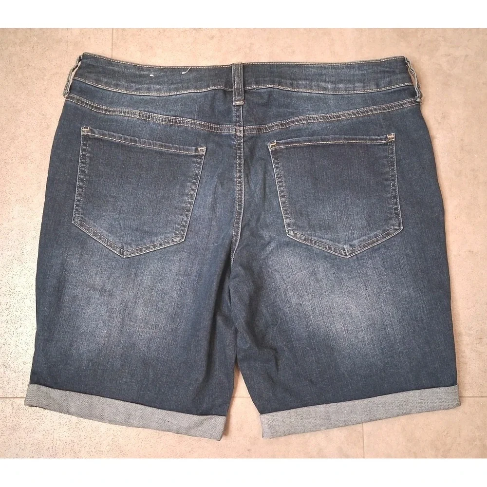 So Favorite Bermuda Rolled Cuff Shorts Size 15 Vacation Summer - Picture 3 of 9
